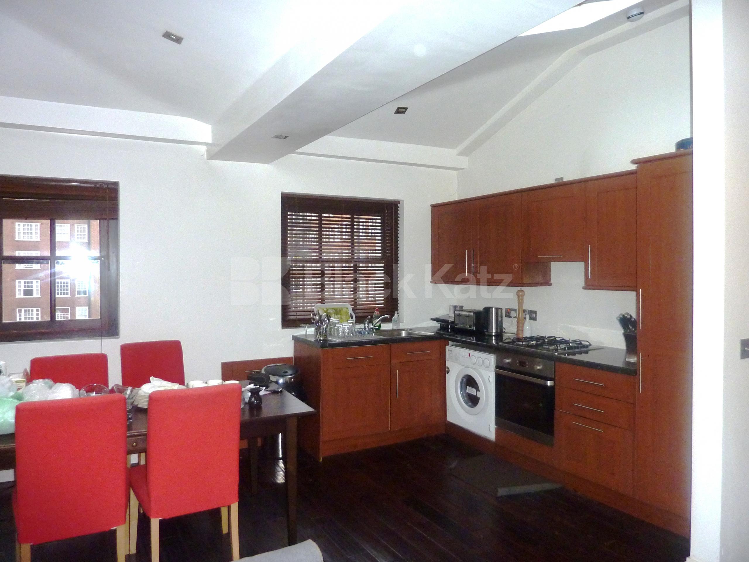 			MINUTES TO HYDE PARK & OXFORD STREET!, 2 Bedroom, 1 bath, 1 reception Flat			 Kendal Street, HYDE PARK W2